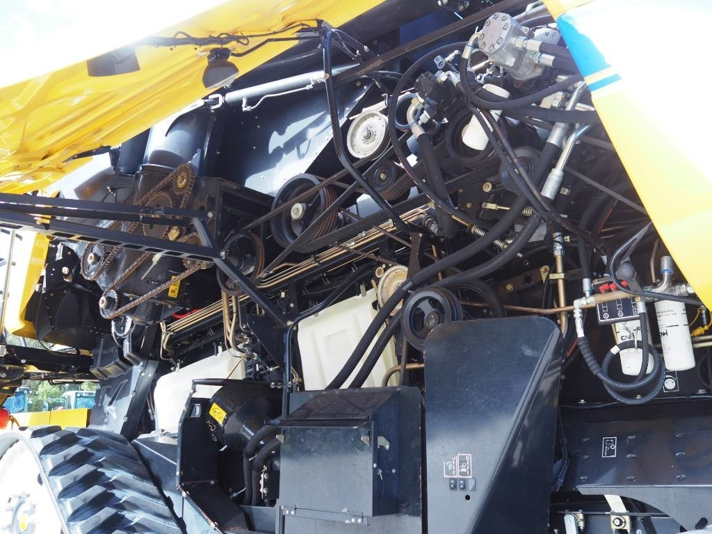 Leasing de New Holland CR 9090 SmartTrax 4WD + VF 10,7 m  New Holland CR 9090 SmartTrax 4WD + VF 10,7 m: foto 7