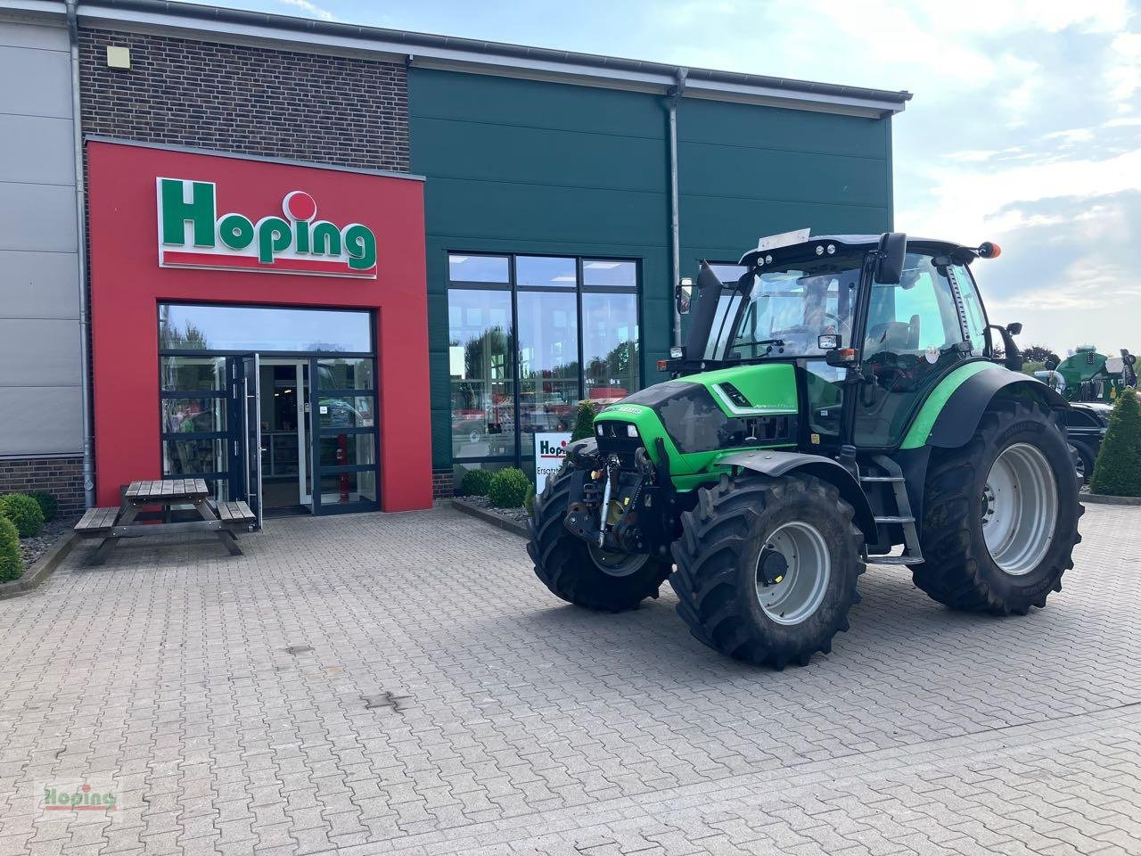 Deutz-Fahr Agrotron TTV 420 - Tractor: foto 1 Deutz-Fahr Agrotron TTV 420 - Tractor: foto 1