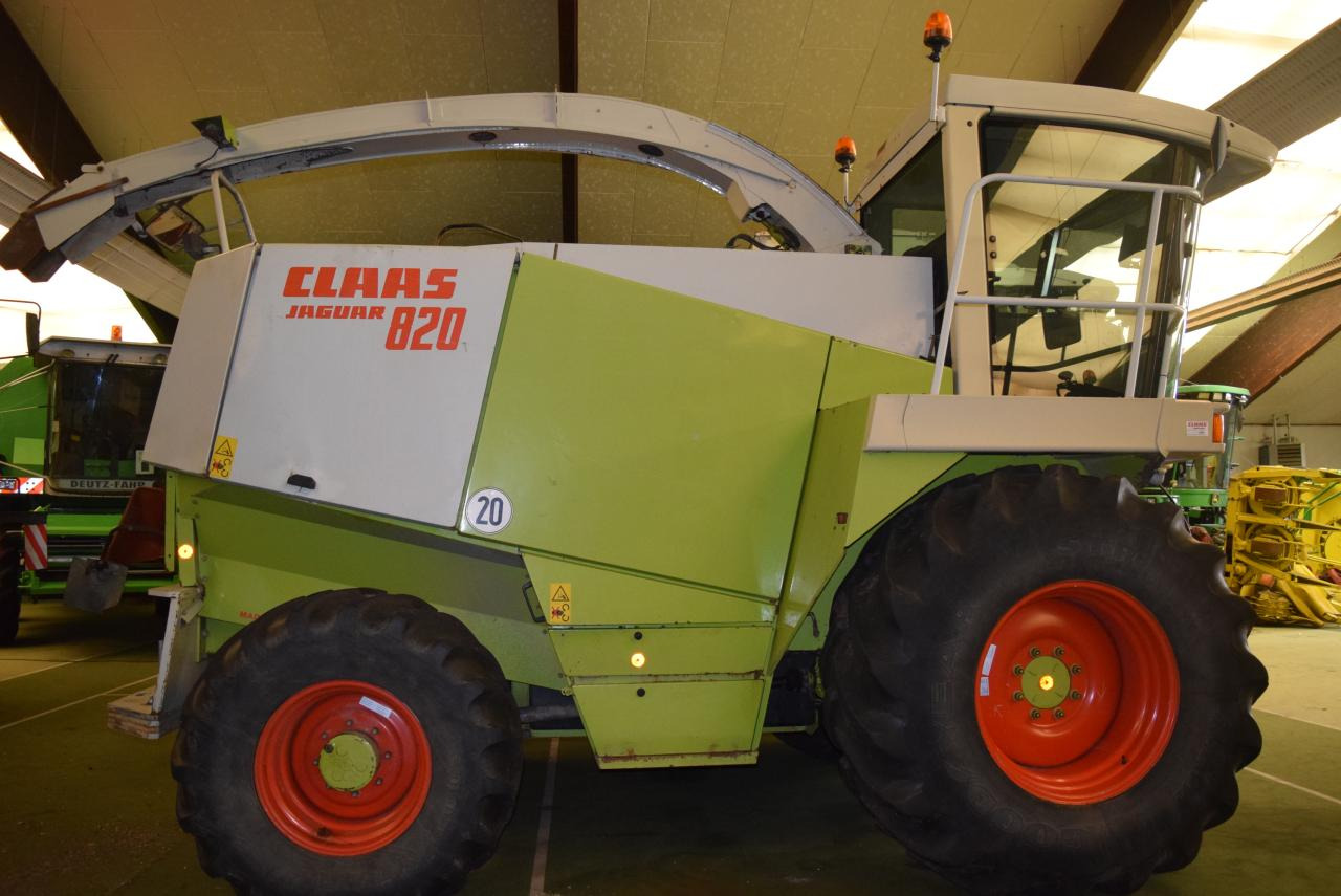 CLAAS Jaguar 820 - Cosechadora de forraje: foto 1 CLAAS Jaguar 820 - Cosechadora de forraje: foto 1