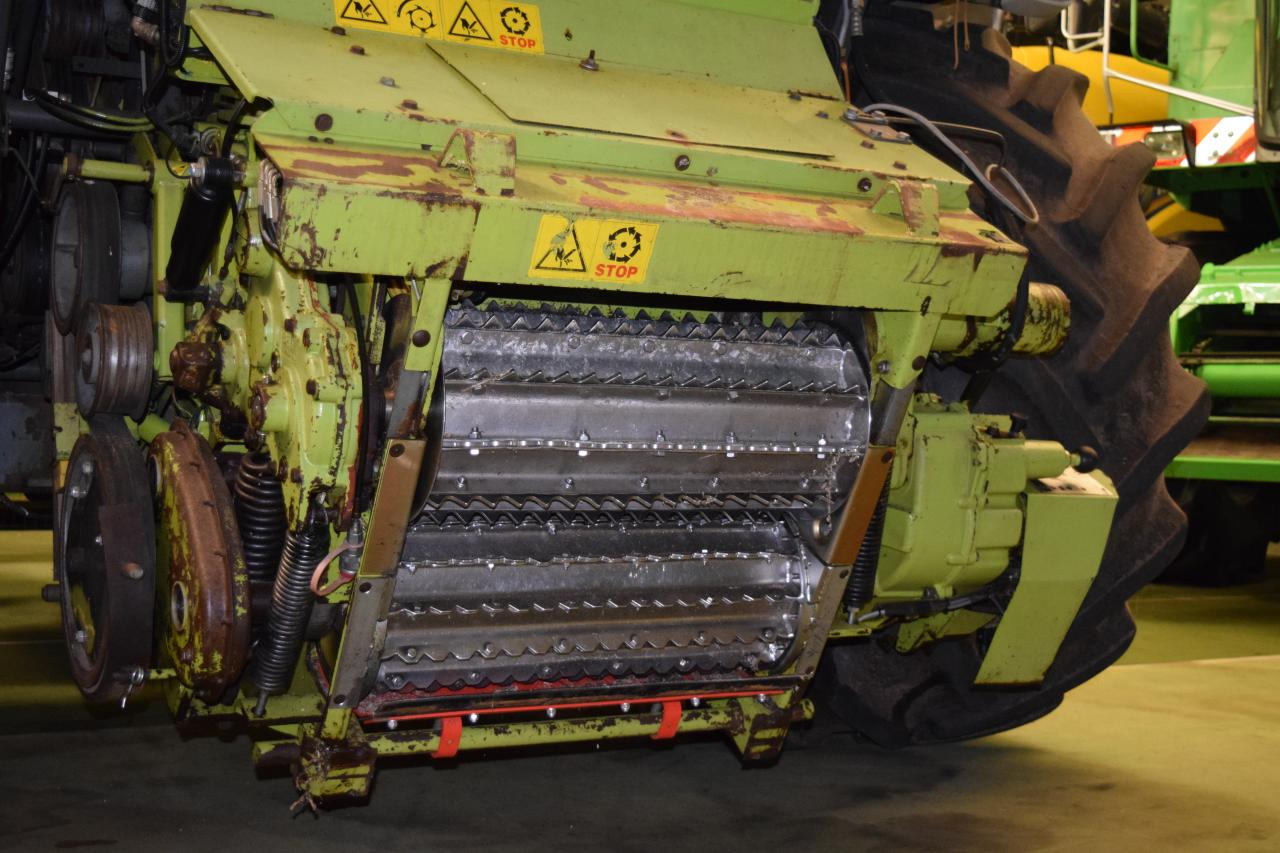 Cosechadora de forraje CLAAS Jaguar 900: foto 8