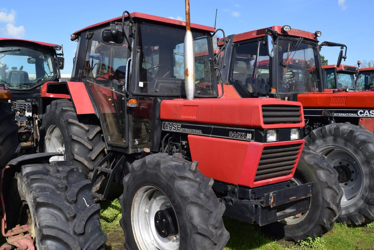 Case-IH 844 XLN - Tractor: foto 1 Case-IH 844 XLN - Tractor: foto 1