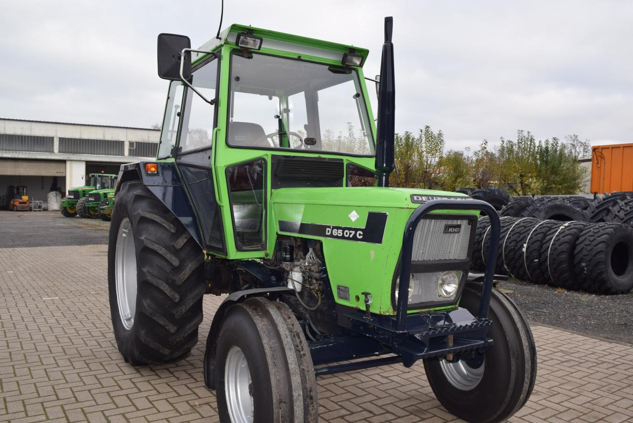 Deutz-Fahr D6507 C - Tractor: foto 2 Deutz-Fahr D6507 C - Tractor: foto 2