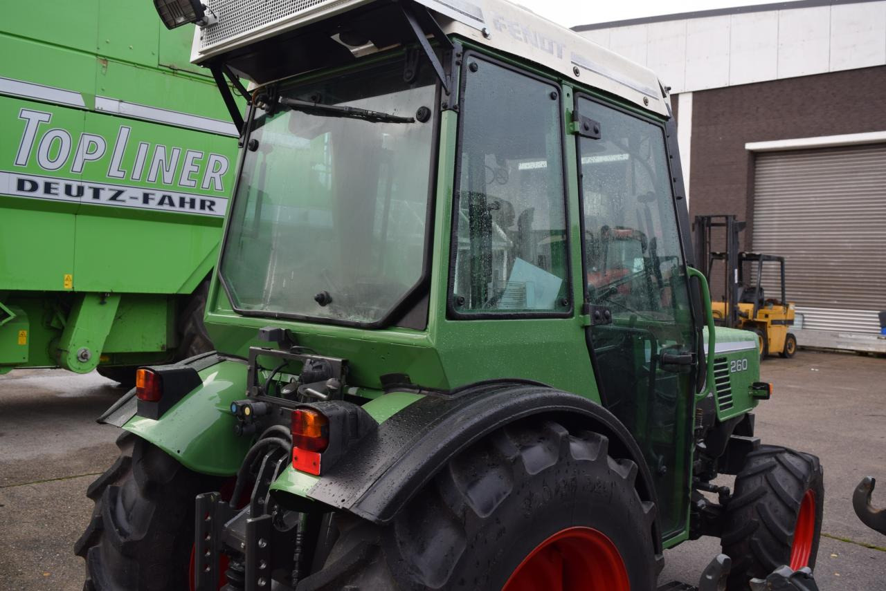Tractor zancudo Fendt 260 V: foto 6