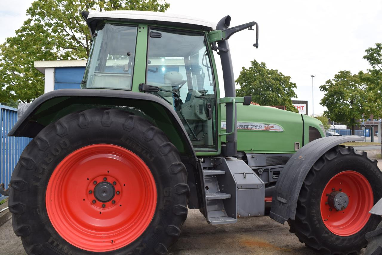 Fendt 712 Vario - Tractor: foto 1 Fendt 712 Vario - Tractor: foto 1