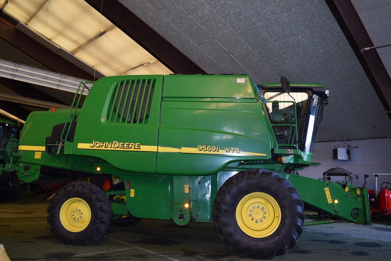 Cosechadora de granos John Deere 9560 i WTS: foto 1