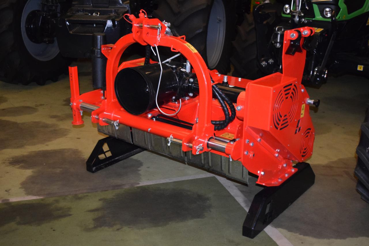 Lancer JUPITER JLH 120 - Desbrozadora de martillos: foto 1 Lancer JUPITER JLH 120 - Desbrozadora de martillos: foto 1