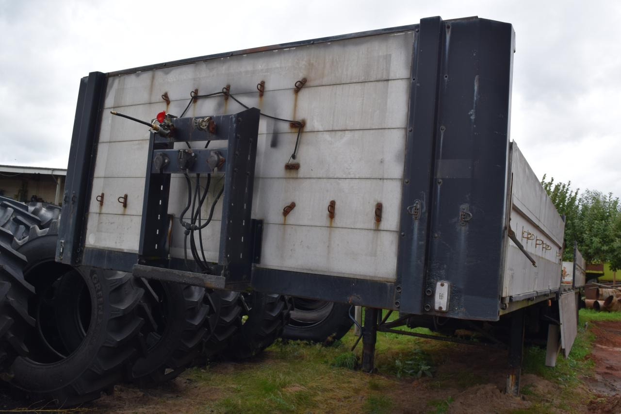 Wielton PTS 34.100 - Remolque con toldo: foto 2 Wielton PTS 34.100 - Remolque con toldo: foto 2