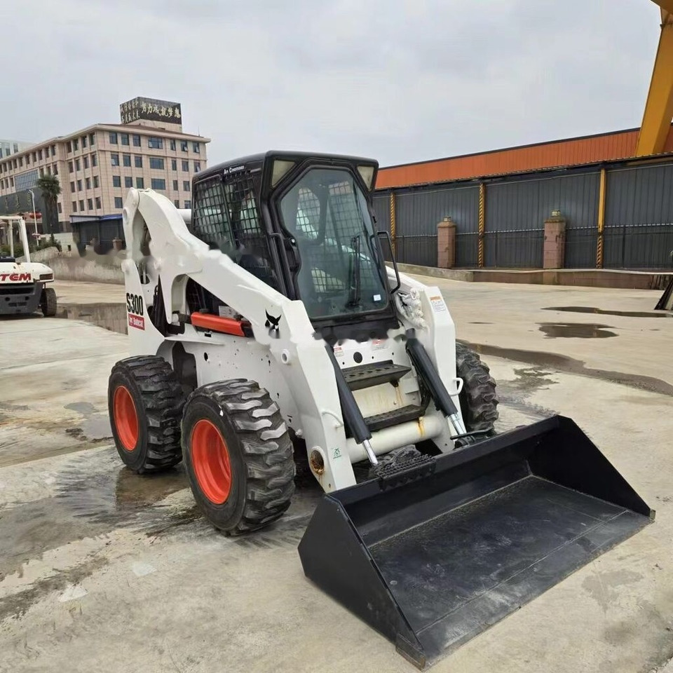 Bobcat S300 - Minicargadora: foto 4 Bobcat S300 - Minicargadora: foto 4