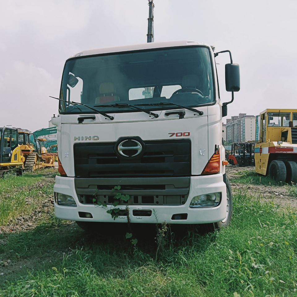 HINO 700 - Cabeza tractora: foto 2 HINO 700 - Cabeza tractora: foto 2