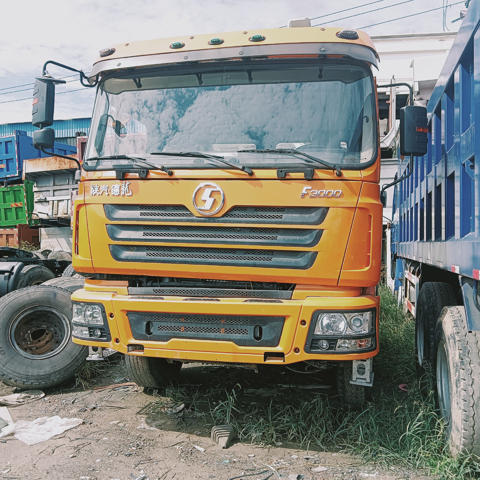 SHACMAN F3000 - Cabeza tractora: foto 1 SHACMAN F3000 - Cabeza tractora: foto 1