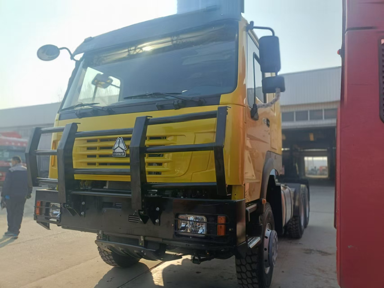 SINOTRUK HOWO 430 - Cabeza tractora: foto 3 SINOTRUK HOWO 430 - Cabeza tractora: foto 3