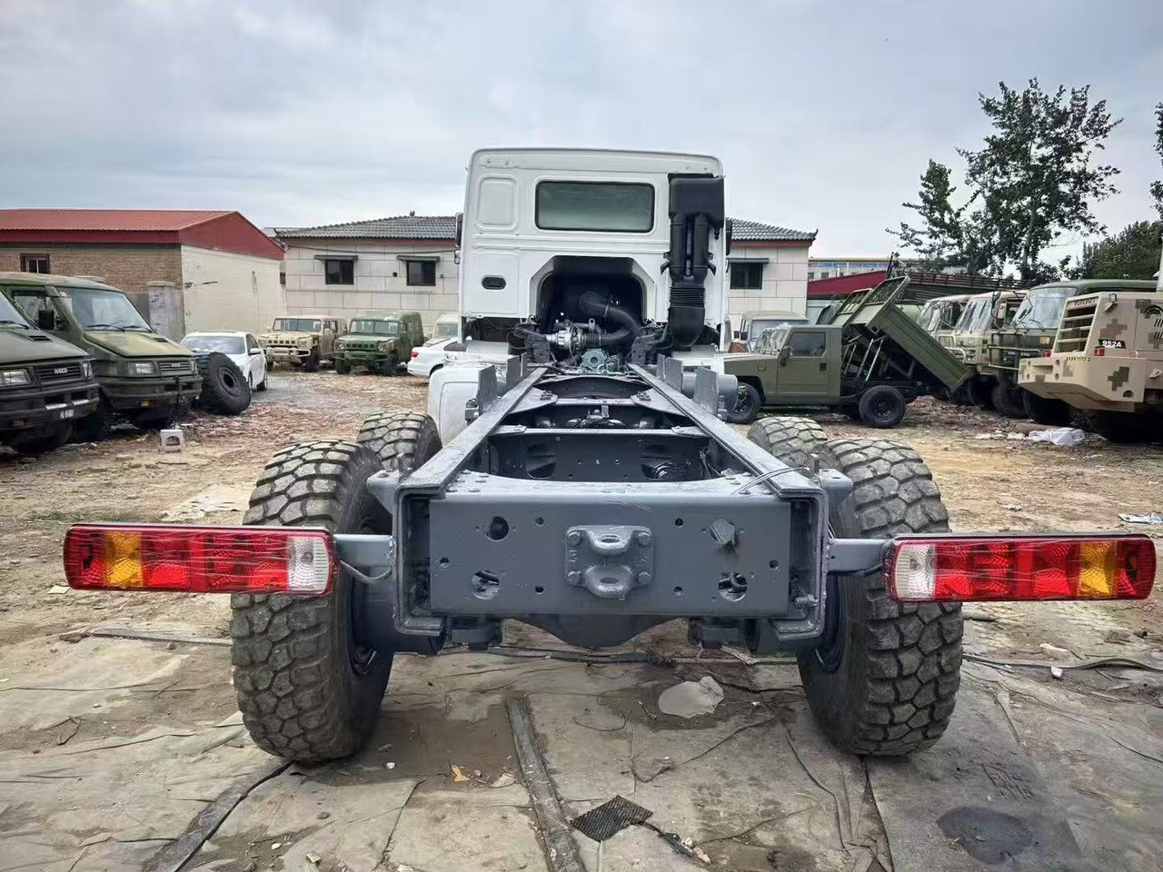 SINOTRUK HOWO - Cabeza tractora: foto 5 SINOTRUK HOWO - Cabeza tractora: foto 5