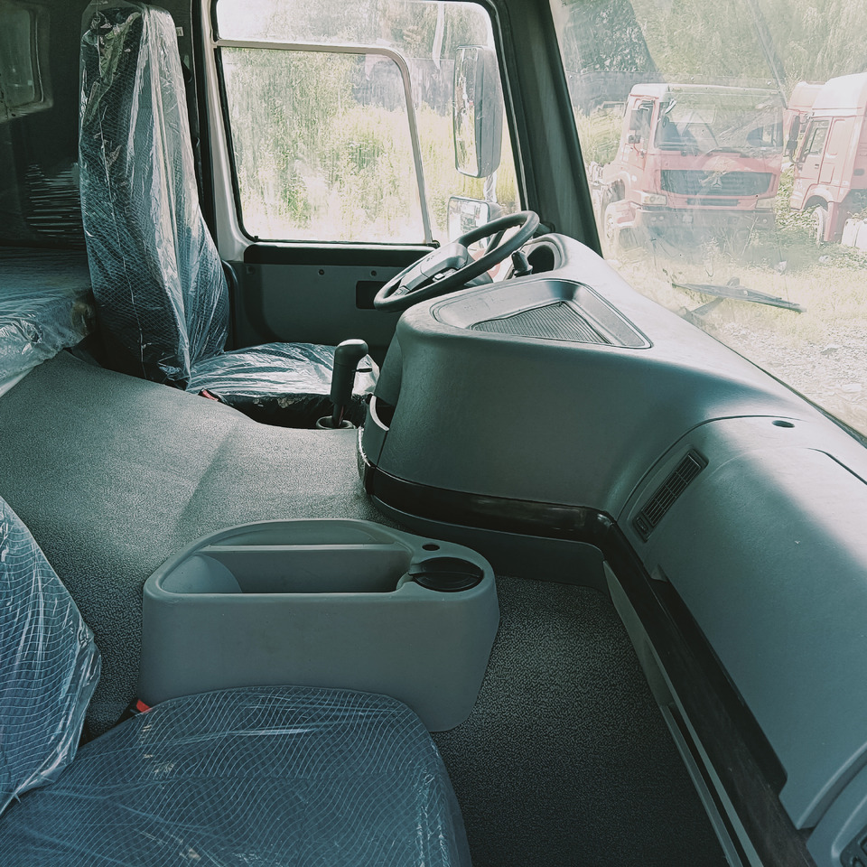 SINOTRUK HOWO - Cabeza tractora: foto 5 SINOTRUK HOWO - Cabeza tractora: foto 5