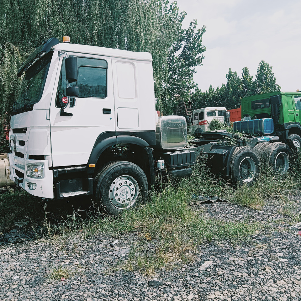 SINOTRUK HOWO - Cabeza tractora: foto 2 SINOTRUK HOWO - Cabeza tractora: foto 2
