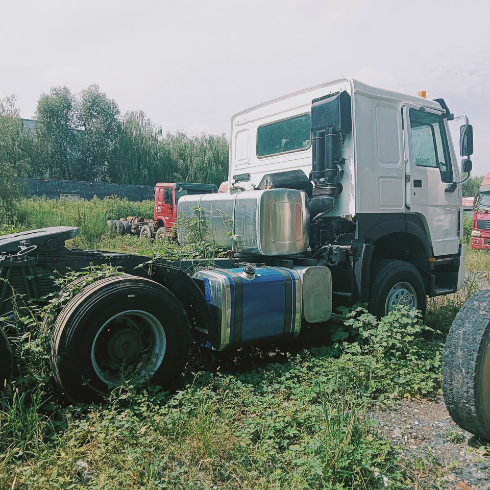 SINOTRUK HOWO - Cabeza tractora: foto 4 SINOTRUK HOWO - Cabeza tractora: foto 4