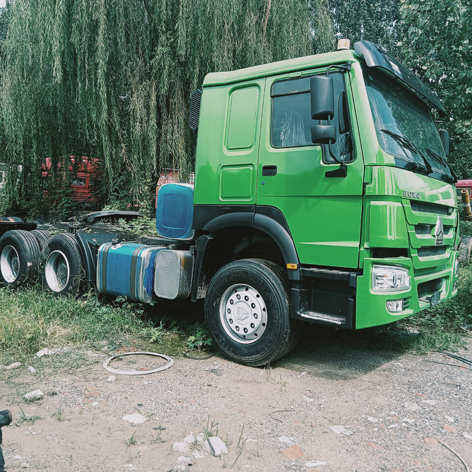 SINOTRUK HOWO - Cabeza tractora: foto 5 SINOTRUK HOWO - Cabeza tractora: foto 5