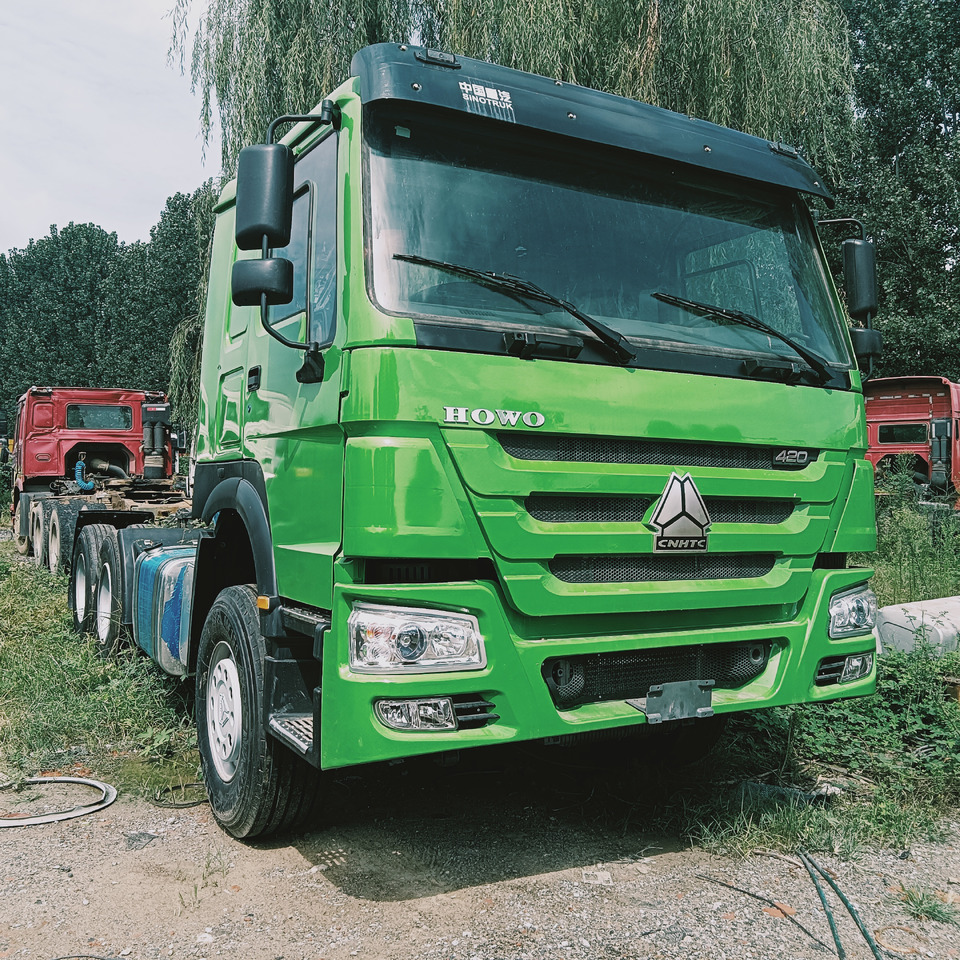SINOTRUK HOWO - Cabeza tractora: foto 1 SINOTRUK HOWO - Cabeza tractora: foto 1