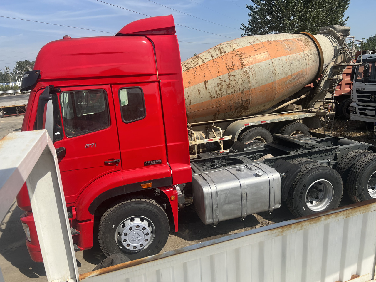 SINOTRUK HOWO trailer head - Cabeza tractora: foto 5 SINOTRUK HOWO trailer head - Cabeza tractora: foto 5