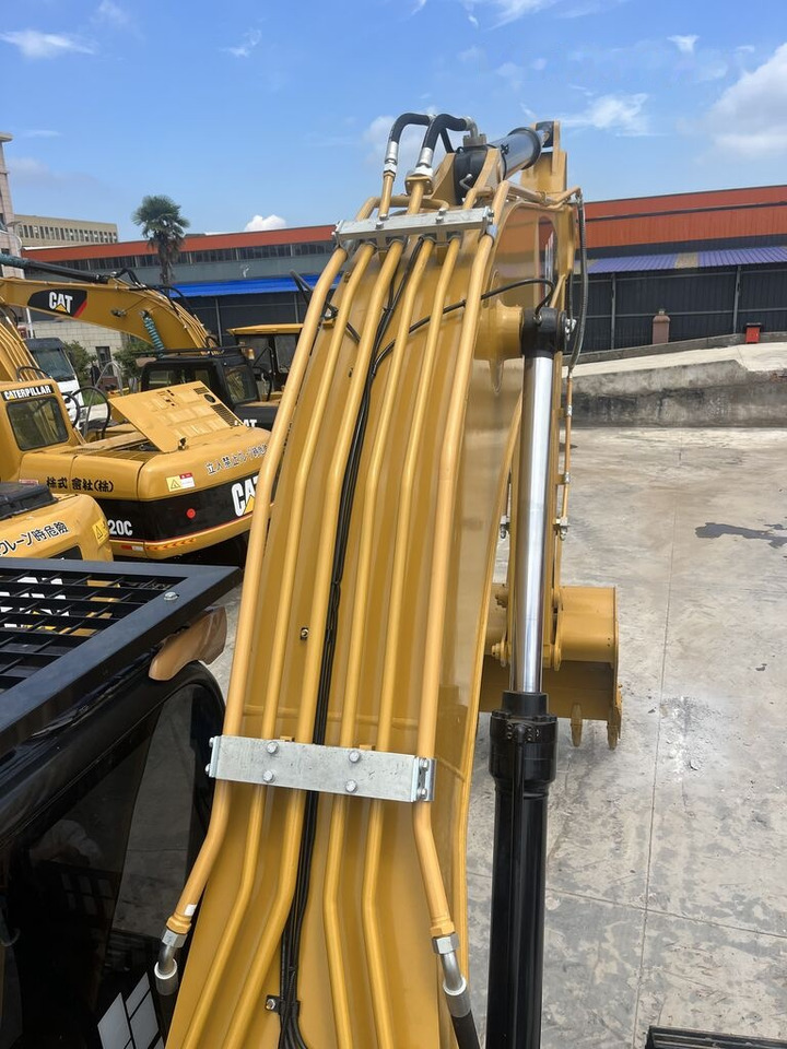 Caterpillar 323D2L - Excavadora de cadenas: foto 1 Caterpillar 323D2L - Excavadora de cadenas: foto 1