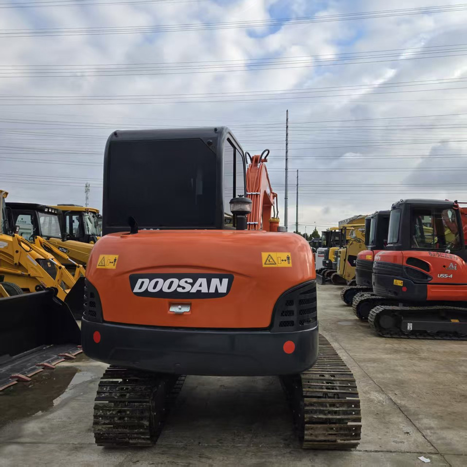 DOOSAN DH60-7 - Miniexcavadora: foto 3 DOOSAN DH60-7 - Miniexcavadora: foto 3