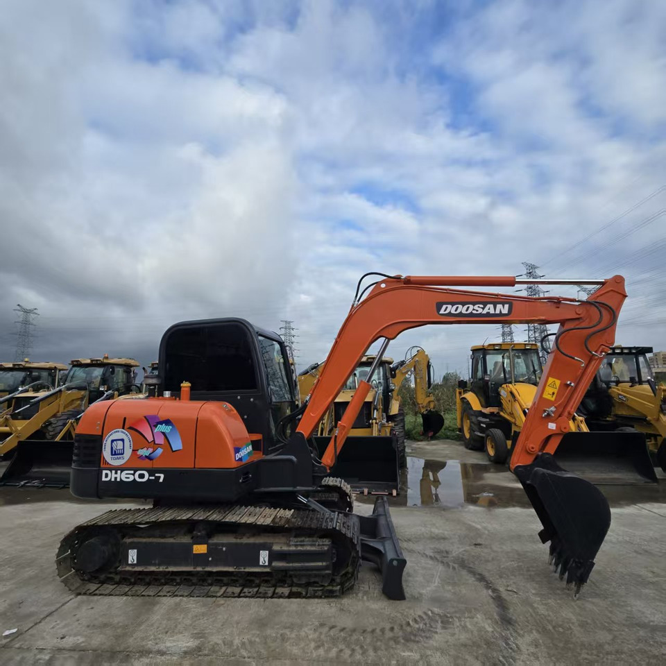 DOOSAN DH60-7 - Miniexcavadora: foto 1 DOOSAN DH60-7 - Miniexcavadora: foto 1