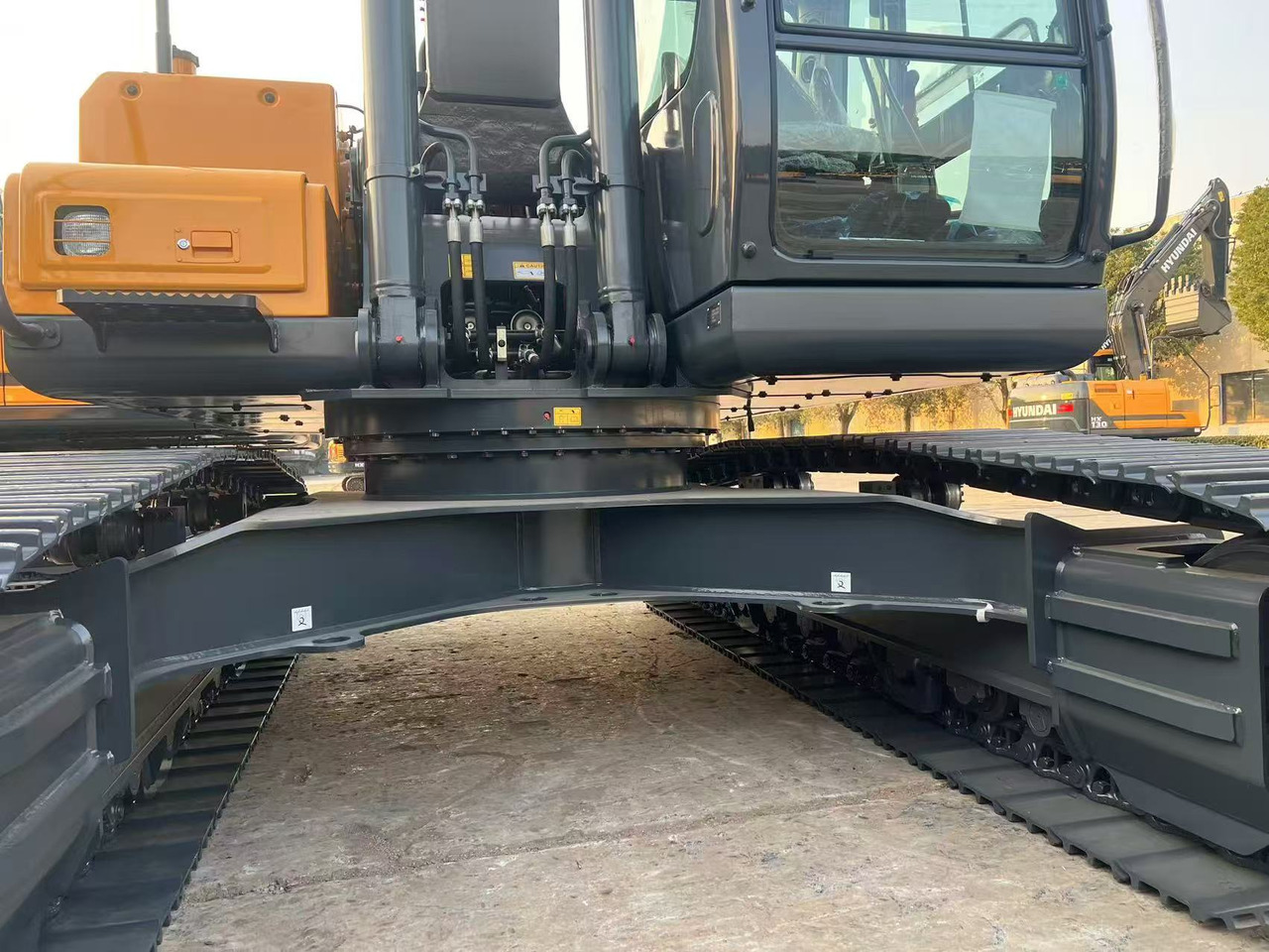 Hyundai HX220HD - Excavadora de cadenas: foto 5 Hyundai HX220HD - Excavadora de cadenas: foto 5