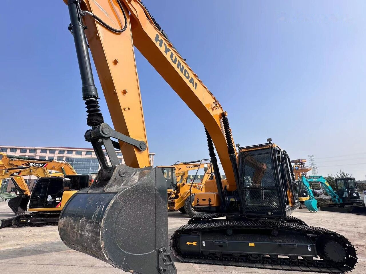 Hyundai R220-9S - Excavadora de cadenas: foto 4 Hyundai R220-9S - Excavadora de cadenas: foto 4
