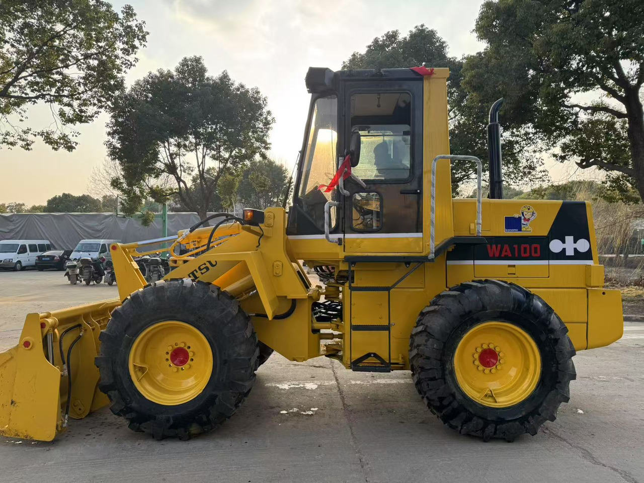Cargadora de ruedas KOMATSU WA100-1: foto 8