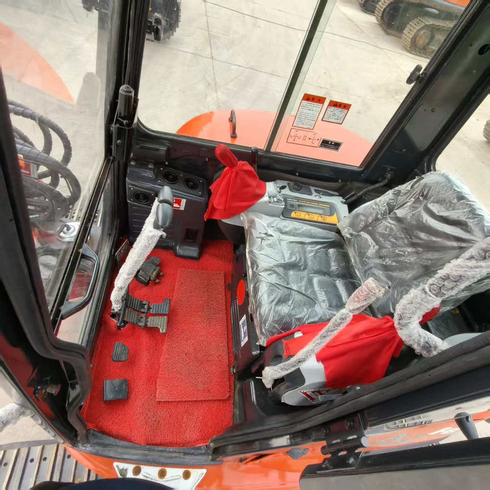KUBOTA U55-4 - Miniexcavadora: foto 5 KUBOTA U55-4 - Miniexcavadora: foto 5