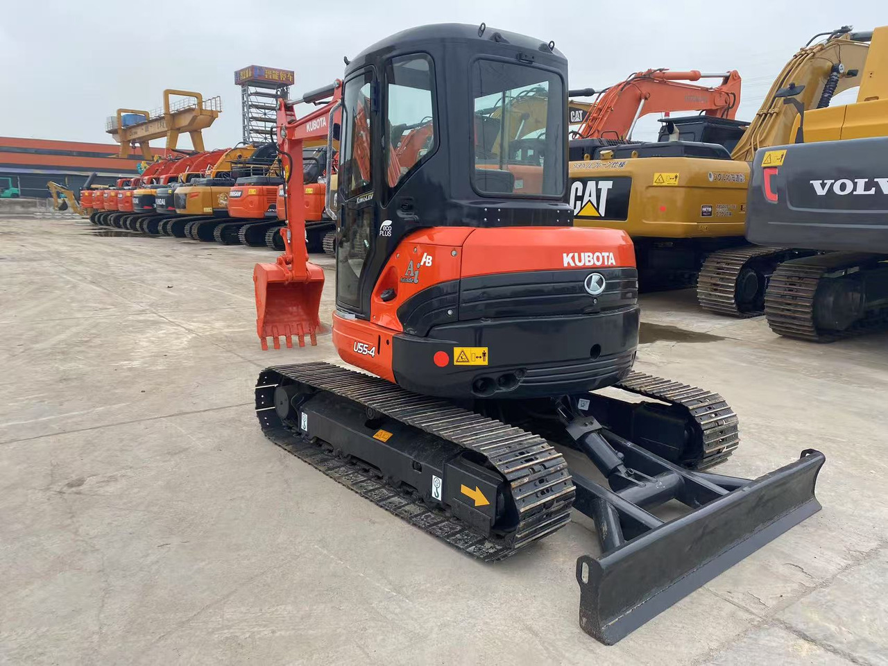 KUBOTA U55-4 - Miniexcavadora: foto 5 KUBOTA U55-4 - Miniexcavadora: foto 5