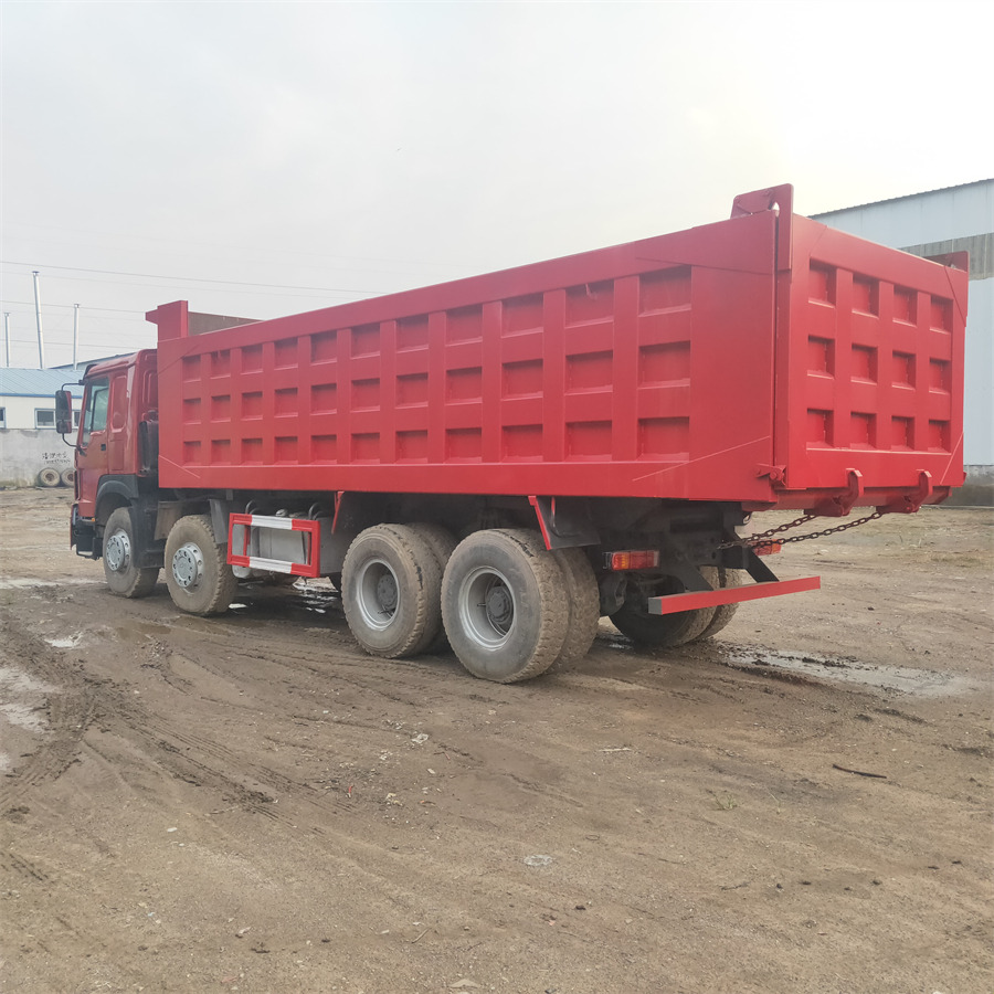 SINOTRUK HOWO - Camión volquete: foto 4 SINOTRUK HOWO - Camión volquete: foto 4