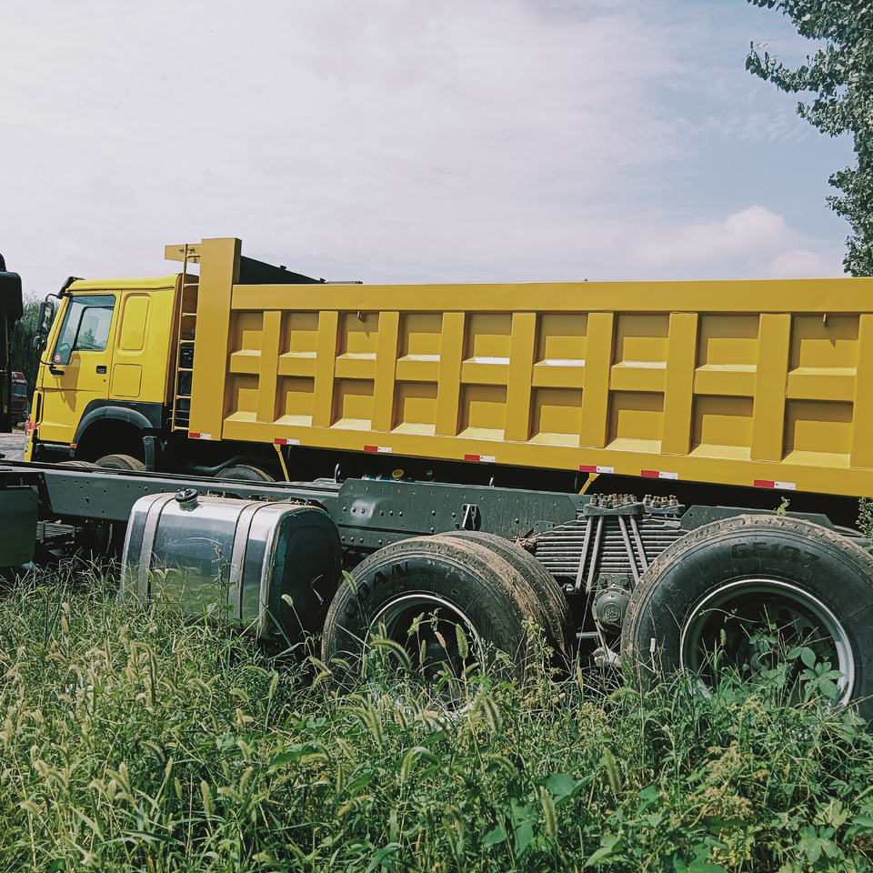 SINOTRUK HOWO - Camión volquete: foto 5 SINOTRUK HOWO - Camión volquete: foto 5