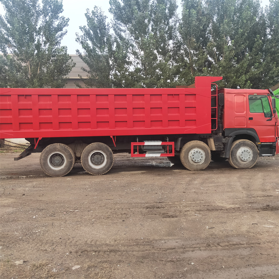 SINOTRUK HOWO - Camión volquete: foto 5 SINOTRUK HOWO - Camión volquete: foto 5