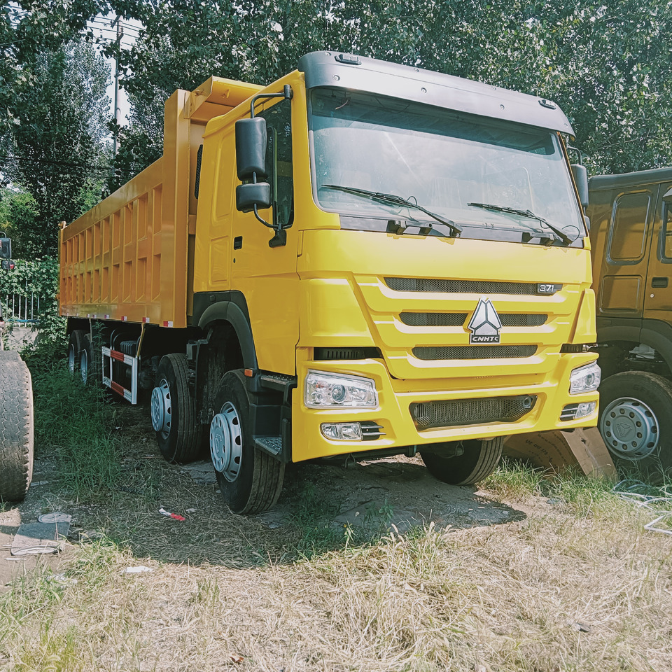 SINOTRUK HOWO - Camión volquete: foto 1 SINOTRUK HOWO - Camión volquete: foto 1