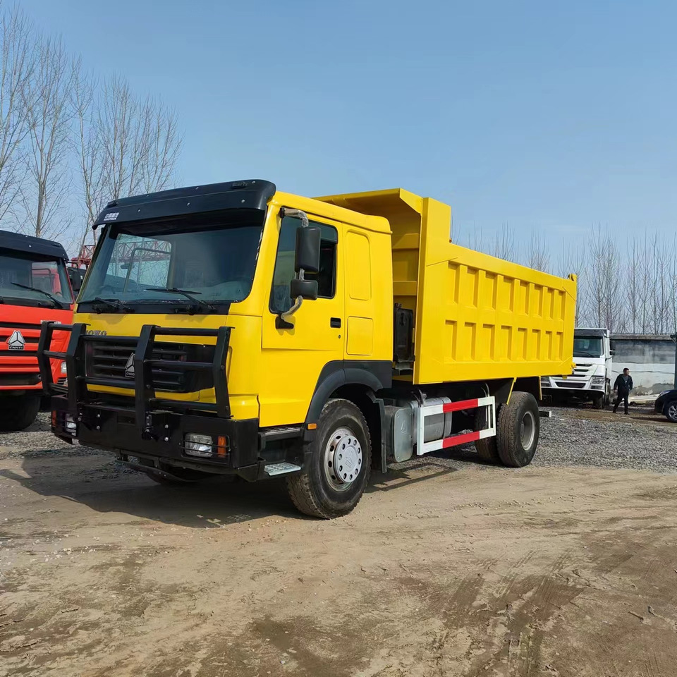 SINOTRUK HOWO - Camión volquete: foto 3 SINOTRUK HOWO - Camión volquete: foto 3