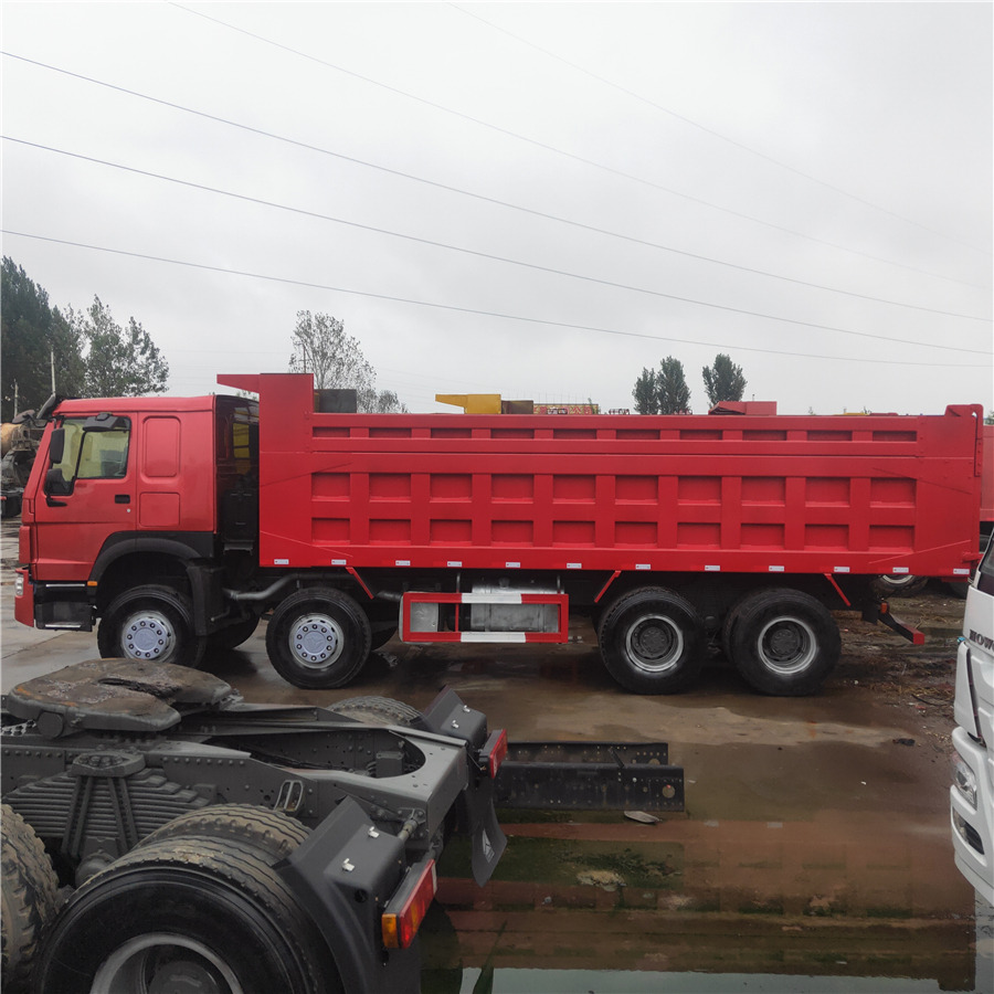 SINOTRUK HOWO - Camión volquete: foto 1 SINOTRUK HOWO - Camión volquete: foto 1