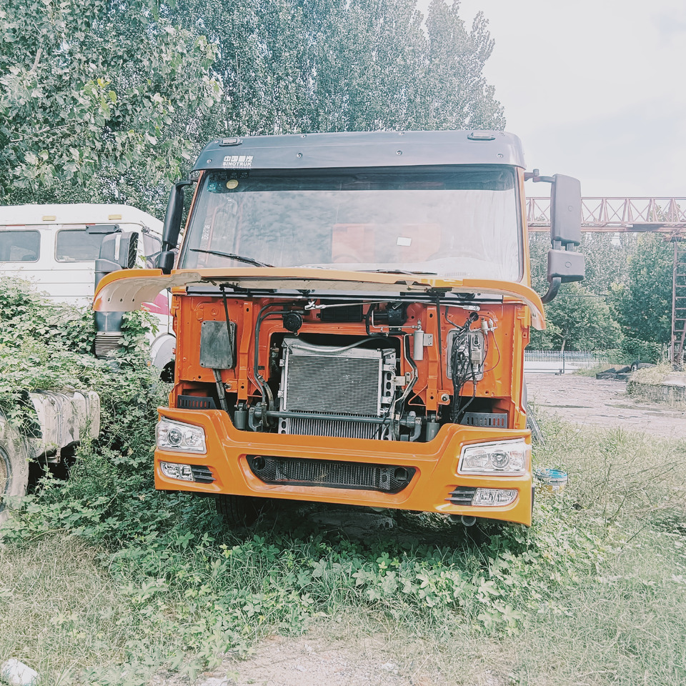 SINOTRUK HOWO - Camión volquete: foto 2 SINOTRUK HOWO - Camión volquete: foto 2