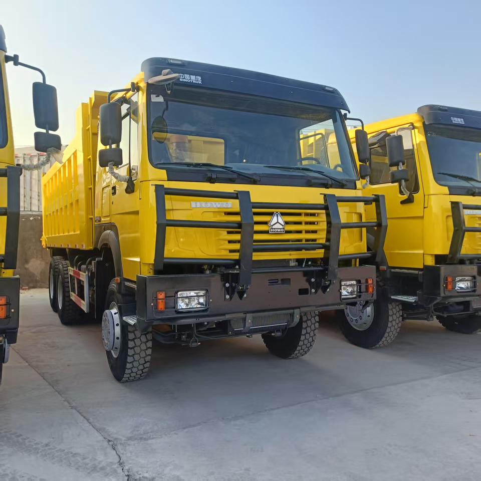 SINOTRUK HOWO - Camión volquete: foto 2 SINOTRUK HOWO - Camión volquete: foto 2