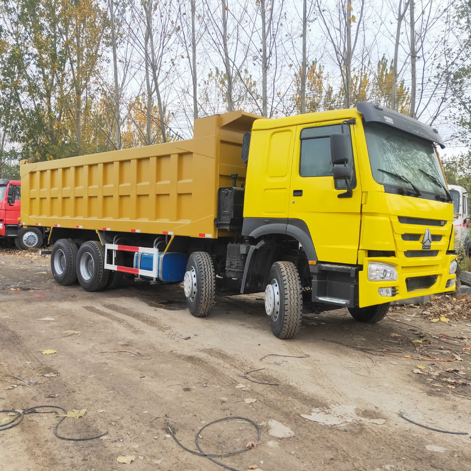 SINOTRUK HOWO - Camión volquete: foto 2 SINOTRUK HOWO - Camión volquete: foto 2