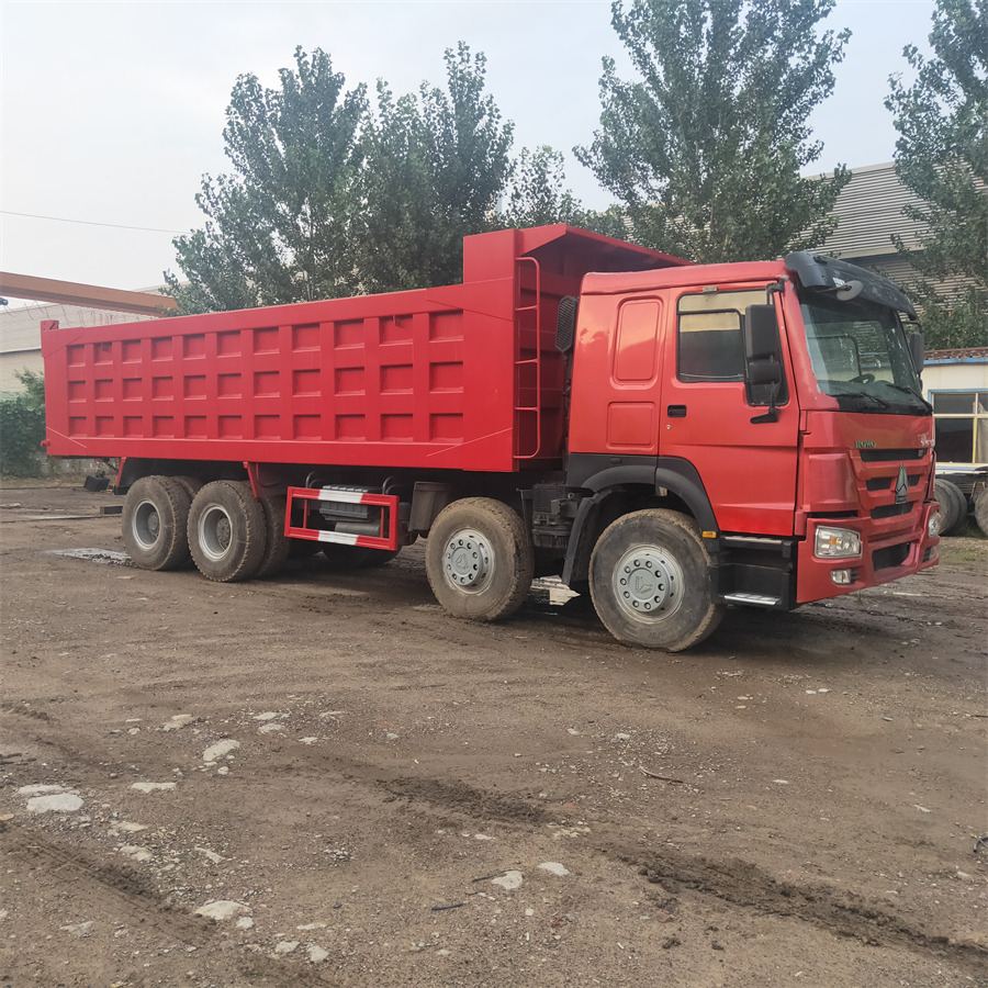 SINOTRUK HOWO - Camión volquete: foto 3 SINOTRUK HOWO - Camión volquete: foto 3