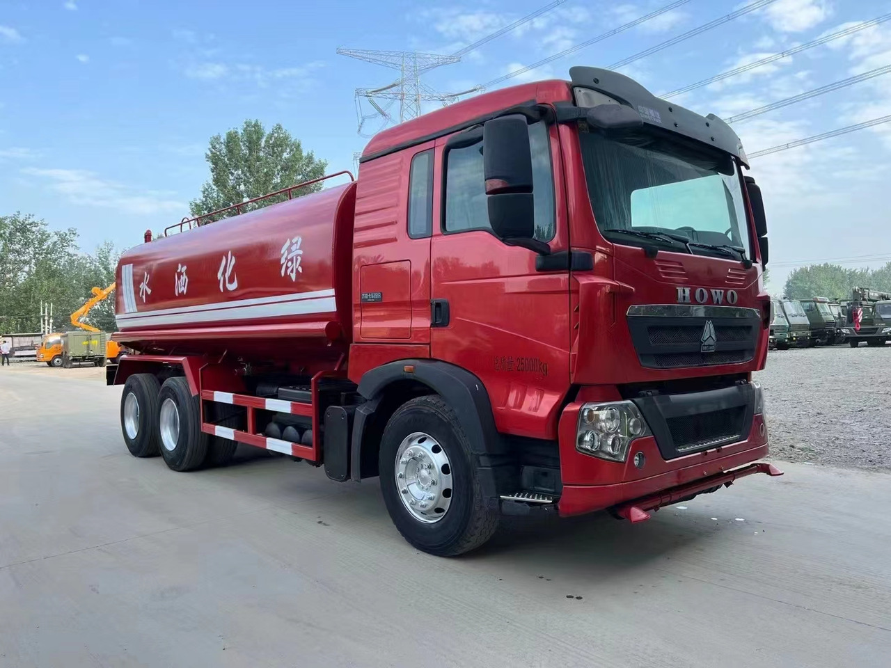 SINOTRUK HOWO sprinkler - Camión cisterna: foto 4 SINOTRUK HOWO sprinkler - Camión cisterna: foto 4