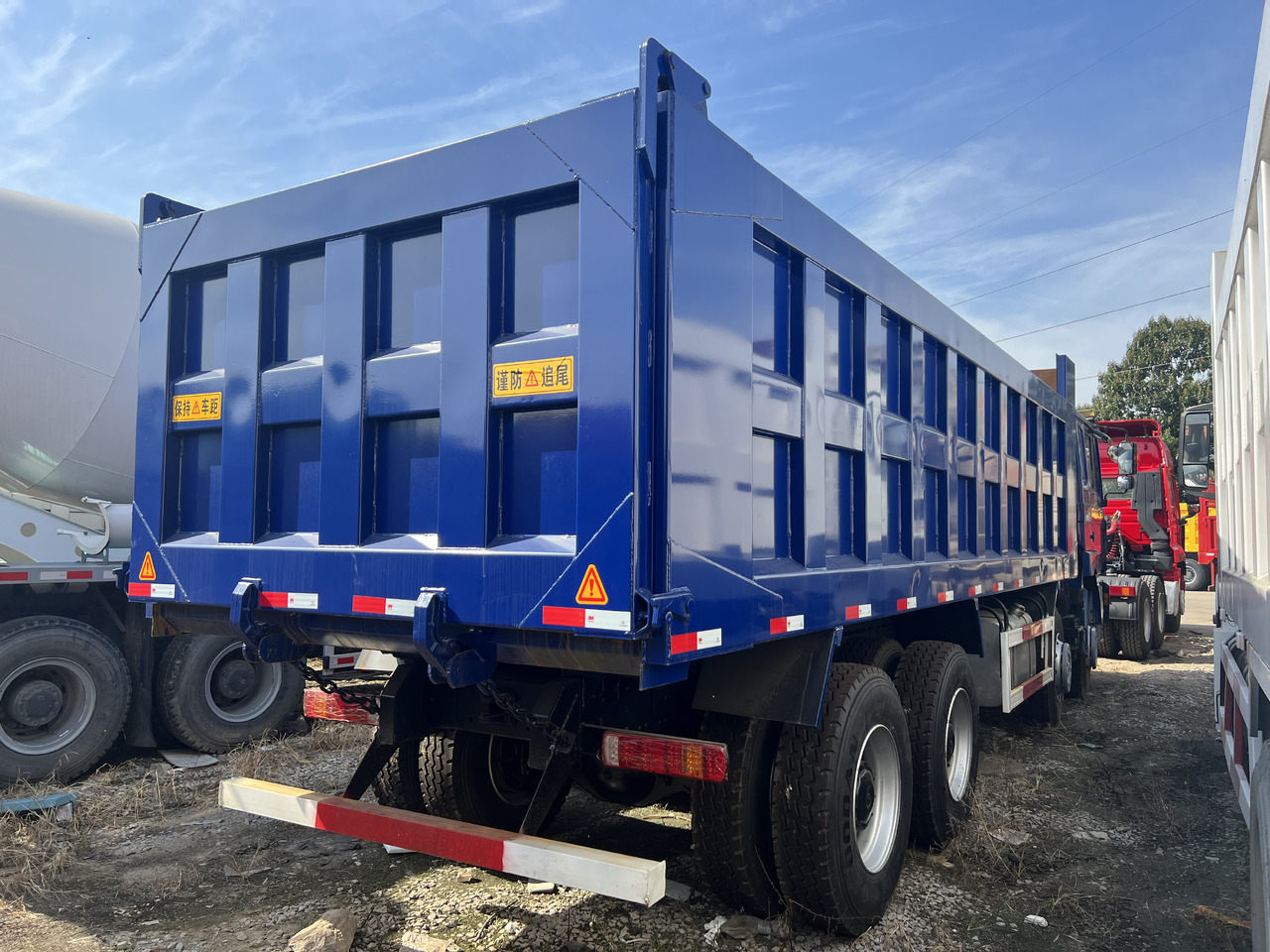 Shacman F3000 8x4 - Camión volquete: foto 5 Shacman F3000 8x4 - Camión volquete: foto 5