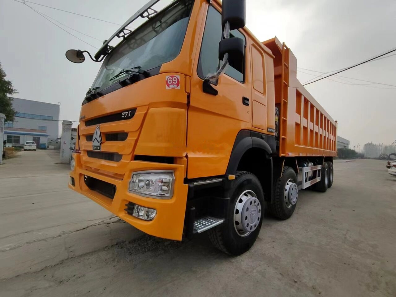 Camión volquete Sinotruk Howo 8*4: foto 10