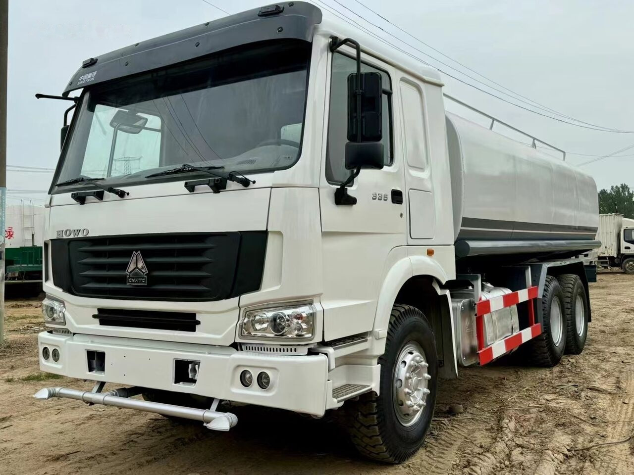 Sinotruk Howo 6*4 20cm³ - Vehículo municipal: foto 1 Sinotruk Howo 6*4 20cm³ - Vehículo municipal: foto 1