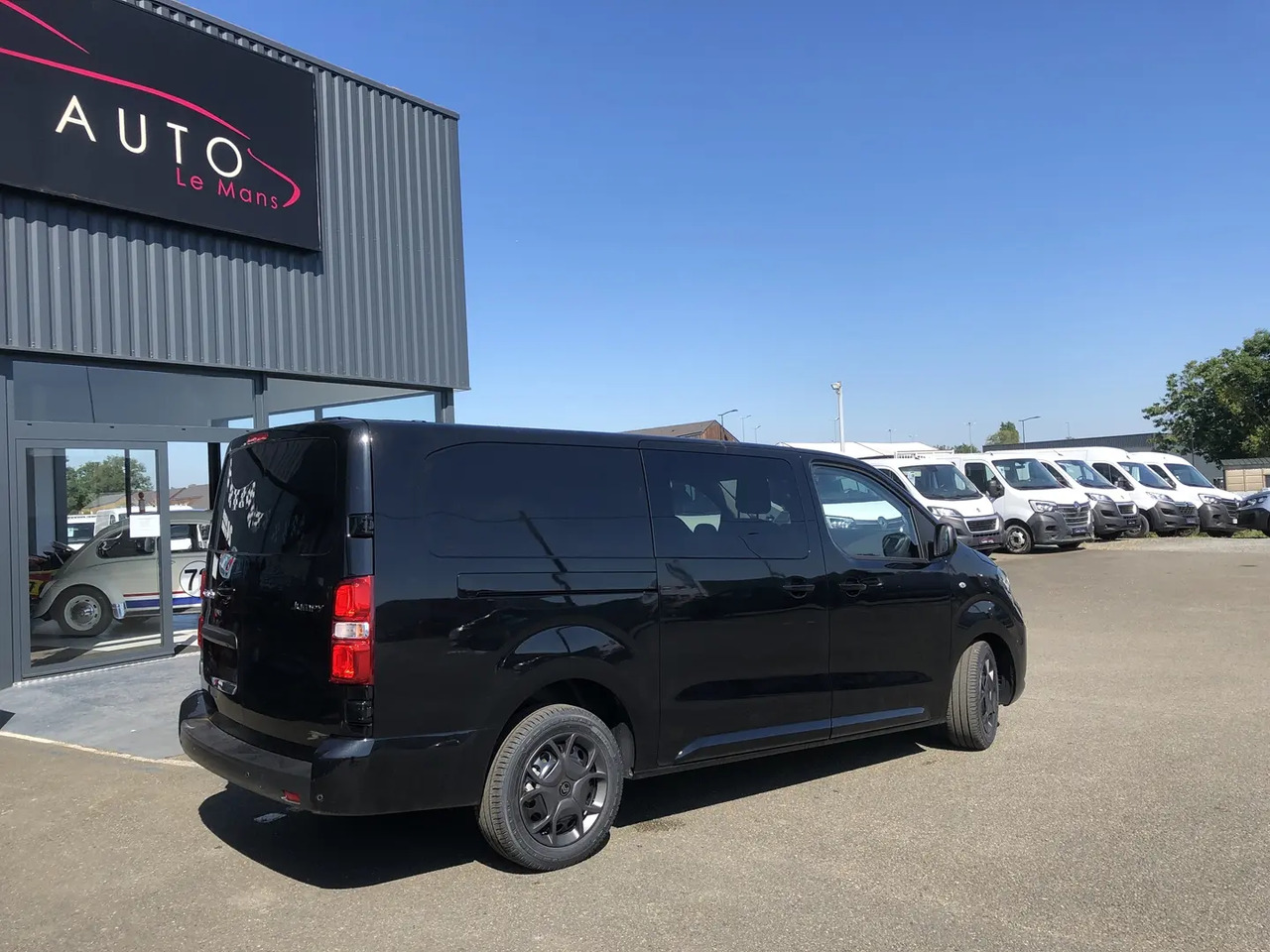 Citroen Jumpy XL 2.0 BLUEHDI 180CH S&S CABINE APPROFONDIE FIXE EAT8 - Furgoneta combi: foto 4 Citroen Jumpy XL 2.0 BLUEHDI 180CH S&S CABINE APPROFONDIE FIXE EAT8 - Furgoneta combi: foto 4