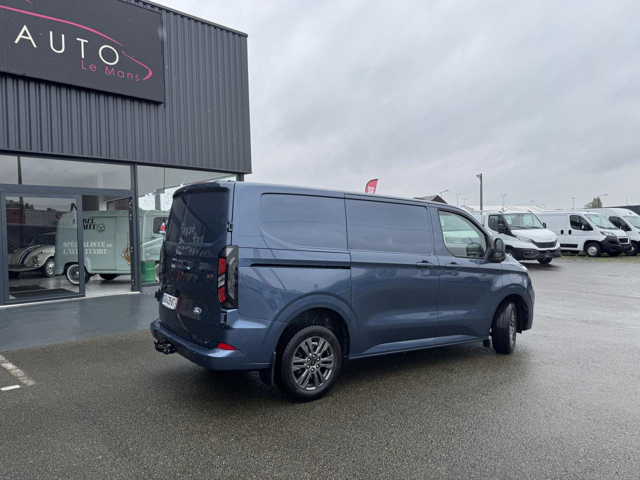 FORD Transit Custom 2.0 EcoBlue 170 ch BVA Fourgon 320 L1H1 Limited - Furgón: foto 5 FORD Transit Custom 2.0 EcoBlue 170 ch BVA Fourgon 320 L1H1 Limited - Furgón: foto 5