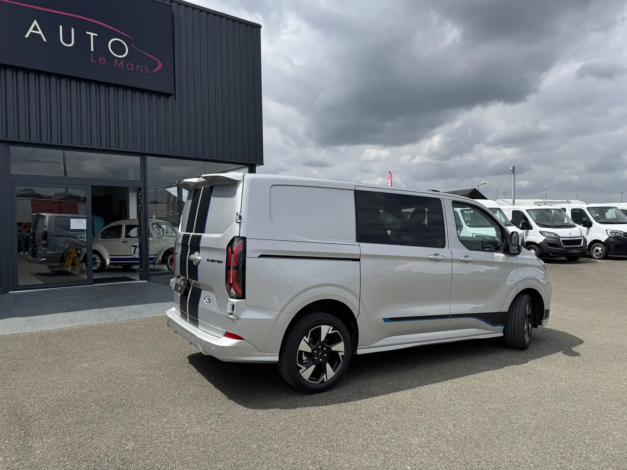 Ford Transit Custom 320 L1H1 2.0 ECOBLUE 170CH CABINE APPROFONDIE SPORT BVA8 - Furgoneta combi: foto 5 Ford Transit Custom 320 L1H1 2.0 ECOBLUE 170CH CABINE APPROFONDIE SPORT BVA8 - Furgoneta combi: foto 5