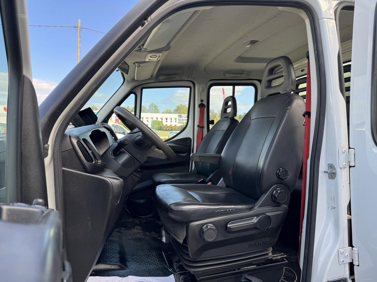 IVECO Daily 35 C 16 D S&S (Quad-Leaf) CHASSIS DOUBLE CABINE 2014 35C/35S CHASSIS CABINE DOUBLE Chassi - Volquete furgoneta, Furgoneta combi: foto 4 IVECO Daily 35 C 16 D S&S (Quad-Leaf) CHASSIS DOUBLE CABINE 2014 35C/35S CHASSIS CABINE DOUBLE Chassi - Volquete furgoneta, Furgoneta combi: foto 4