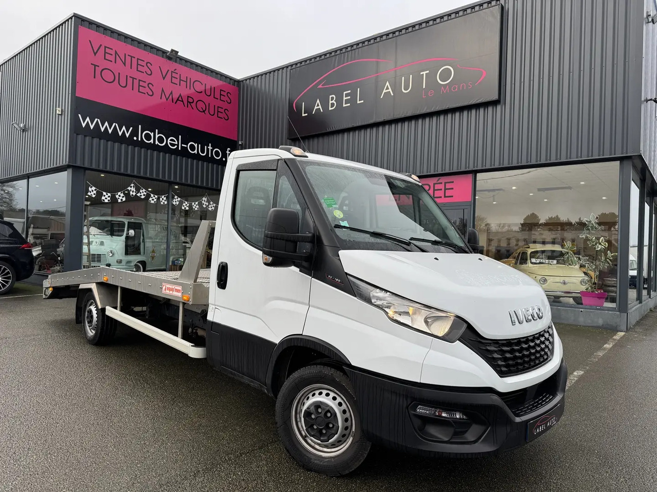 Iveco Daily 35S16 EMPATTEMENT 4100 - Grua de remolque autos: foto 1 Iveco Daily 35S16 EMPATTEMENT 4100 - Grua de remolque autos: foto 1