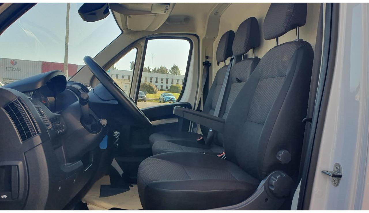 PEUGEOT Boxer 3.5t L2H2 2.2 HDi 140CH - Furgón: foto 5 PEUGEOT Boxer 3.5t L2H2 2.2 HDi 140CH - Furgón: foto 5
